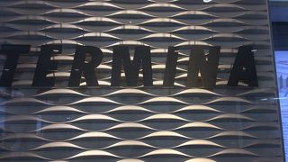 ヨドバシカメラが入っている