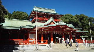 赤い色が印象的