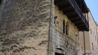 【ポレチュ】素朴なロマネスクの家