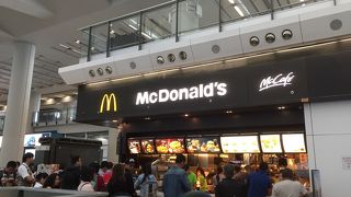 到着ロビーで一服