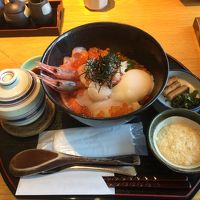 朝の海鮮丼