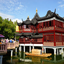 豫園名物の湖心亭