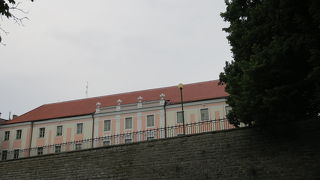 現在は国会として使われています