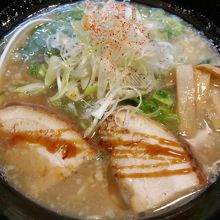 チャーシューは、とろとろで美味