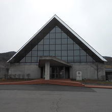 SUWAガラスの里の美術館