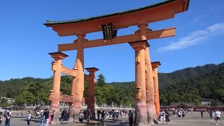 おなじみの海に浮かぶ鳥居