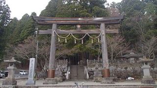 二千年の歴史が有る、神社です。