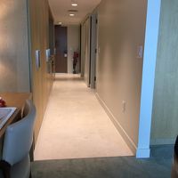 キッチン、廊下