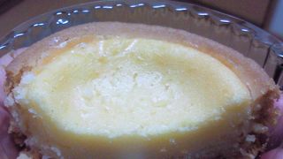 濃厚なチーズケーキなのに、レモン風味で後味がさっぱりの、「檸檬」