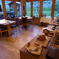 レストランはわりとこじんまりした感じ