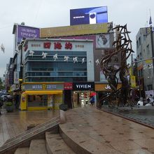 こんなちょっとした広場があったり。