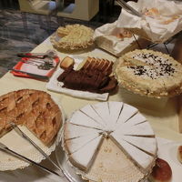 早い者勝ちの争奪合戦「パンがなければお菓子を食べれば」状態に