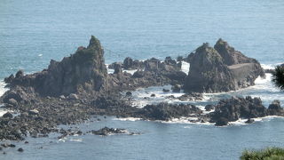 秋晴れの一日、海の碧さに映えた