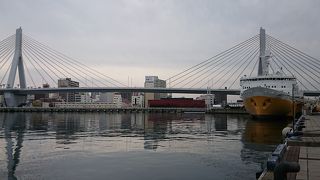 青森港にかかる橋
