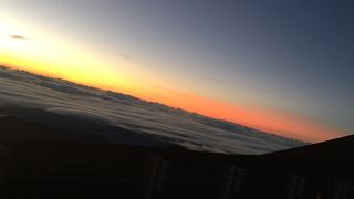 日の出ツアーで登りました