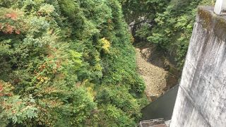 赤谷湖を作るダム