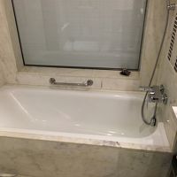 豪華大理石使用のお風呂　アメニティも良いですわ