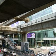モールに直接繋がっていて便利！