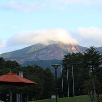 ホテル前から磐梯山が見えました