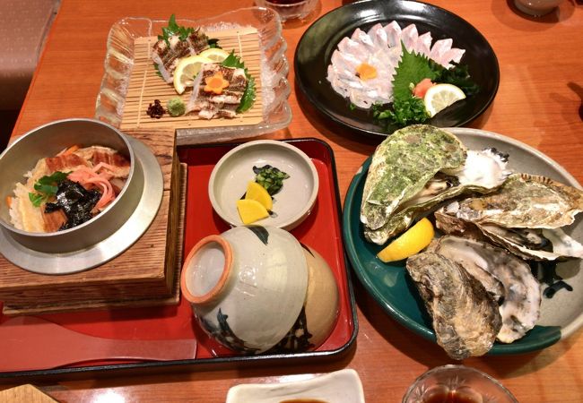 広島名物が美味しくいただける