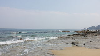 エメラルド色の海が綺麗