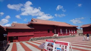建物内には模型やお土産コーナーがありました。