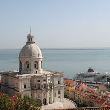 サンタ・エングラシア教会