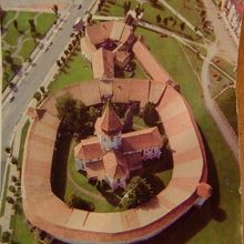 チケットに出ていたプレジュメル要塞教会の全体像。