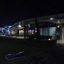 Axisモール自体は場所が悪いのか、撤退する店が出始めてます