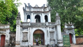 ハノイ観光の定番である文廟