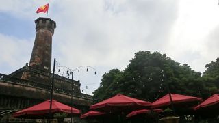 ベトナム軍事歴史博物館から入れますねん