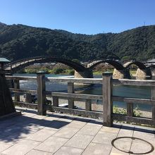 遠くに 岩国城も見えます