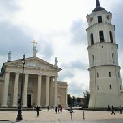 十字軍の侵攻によりリトアニアはキリスト教へ改宗しますが、その１３世紀に建てられた教会です。