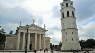 十字軍の侵攻によりリトアニアはキリスト教へ改宗しますが、その１３世紀に建てられた教会です。