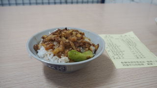 とろとろ美味しい魯肉飯