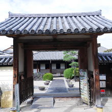 重要文化財の南門