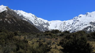美しい山々が見える