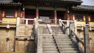 紫霞門に上る階段・・・