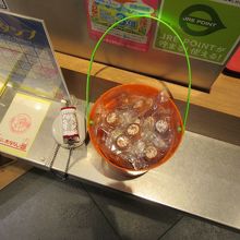 会計時に見つけたブタのキャンディー、これは無料っぽかったです