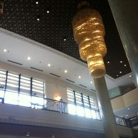 ロビーのシャンデリア