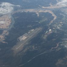 眼下に秋田空港が見えました。