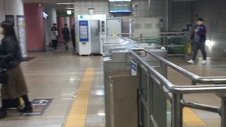 ココで乗り換え。