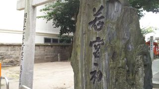 天神のど真ん中にある神社