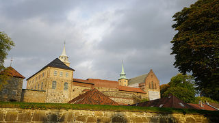 朝早くから夕方遅くまで