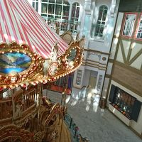 屋内メリーゴーランド