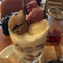 気まぐれパフェ