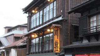 成田にある鰻の名店です。