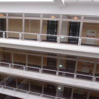 宿泊した部屋を出て向かいの雰囲気