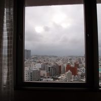 宿泊した部屋に入って向かいの雰囲気