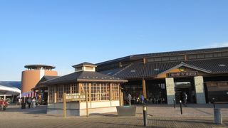 手軽に入れる足湯が良いです